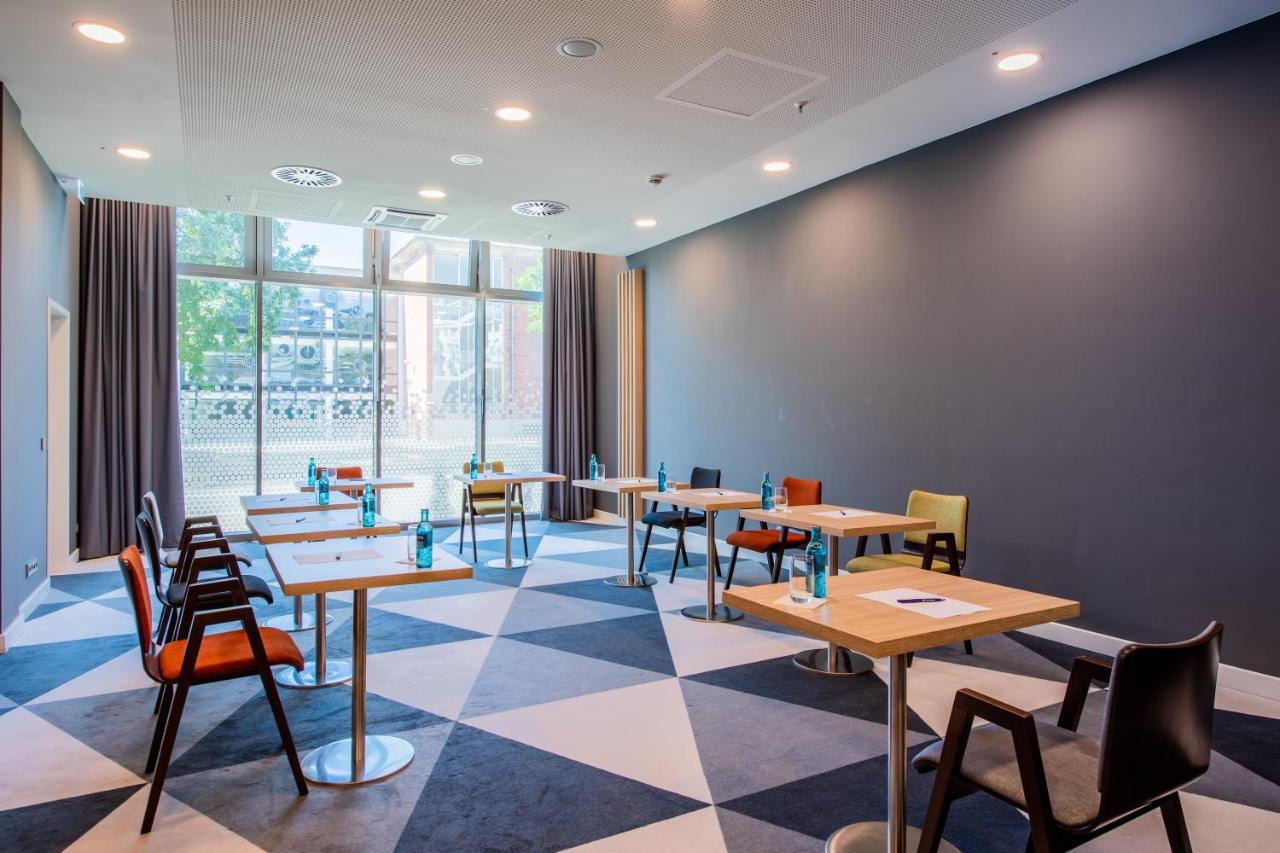 Premier Inn Koeln City Sued Exteriör bild